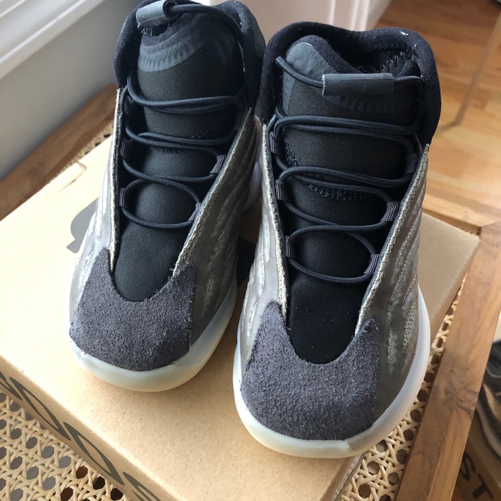 Kids yeezy barium